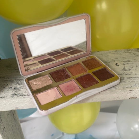 Let's Play Mini Eyeshadow Palette - Picture 2 of 2